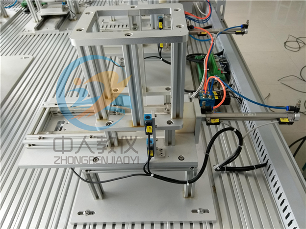 ���I(y��)�C(j��)�����c����ҕ�Xϵ�y(t��ng)��(y��ng)�Ì�Ӗ(x��n)ϵ�y(t��ng),�C(j��)��ҕ�X��Ӗ(x��n)�b�������φ�Ԫ